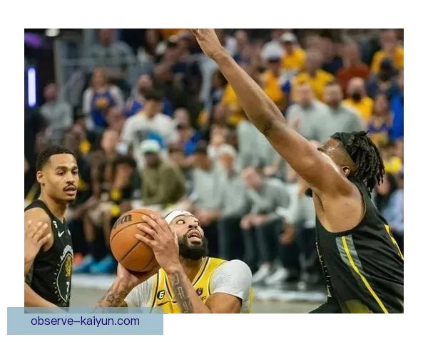 湖人逆转勇士获关键胜詹姆斯连续三场高分引关注