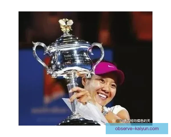 网球赛场最新动态：明星选手激战四大满贯赛事风云再起